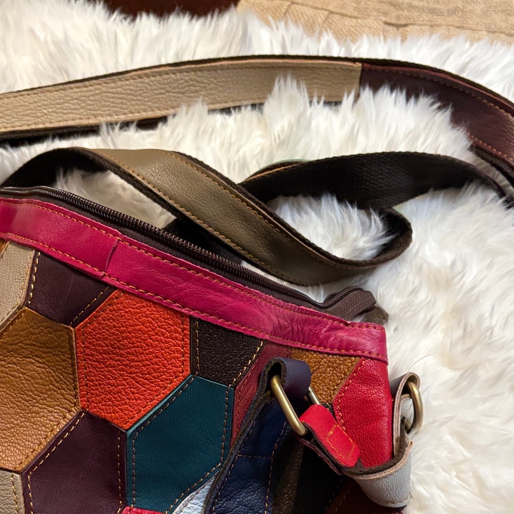Multicolor Hexagonal Leather Shoulder Bag - Picture 3 of 4